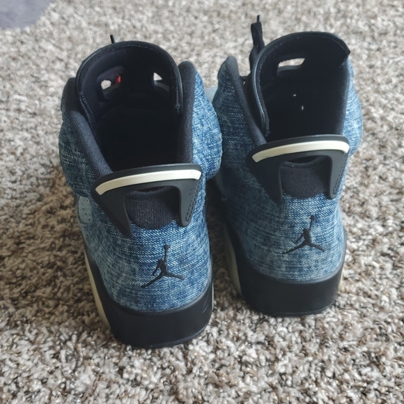 Washed Denim Air Jordan 6 Retro Sneakers - Picture 5 of 7